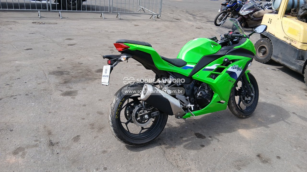 Kawasaki Ninja 300 - 2026/2026 — foto 4 de 12