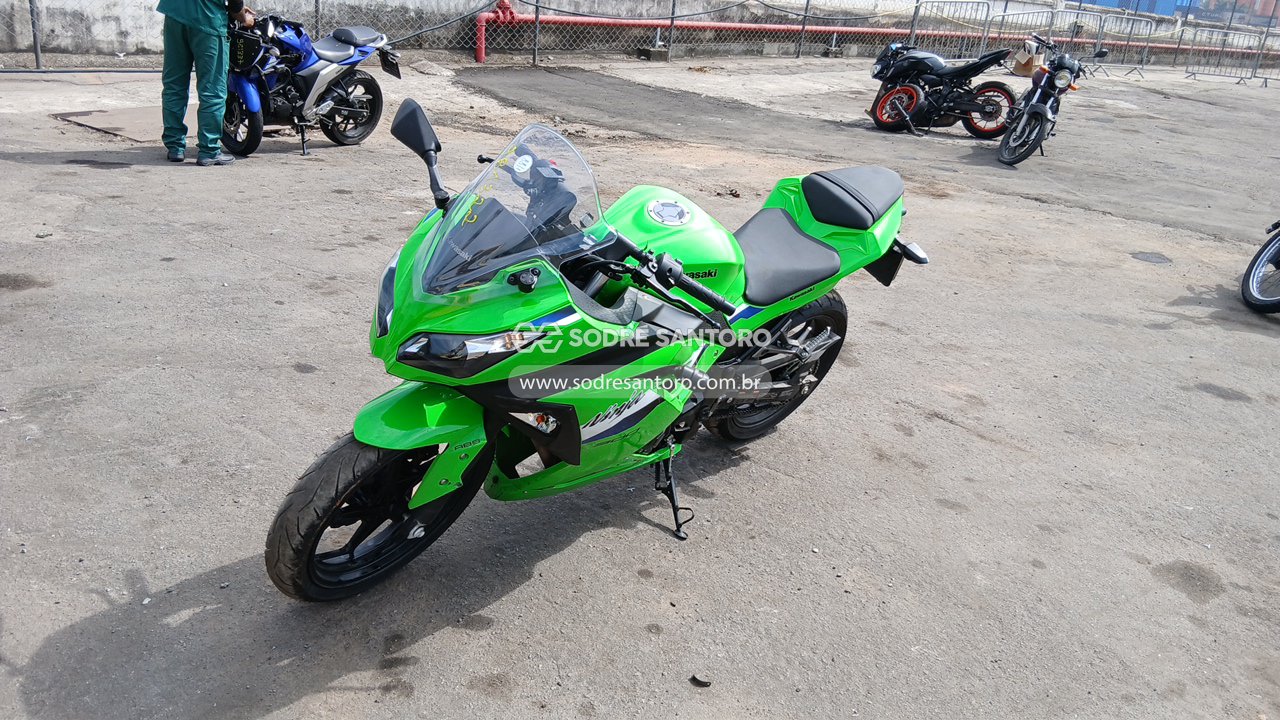 Kawasaki Ninja 300 - 2026/2026 — foto 3 de 12