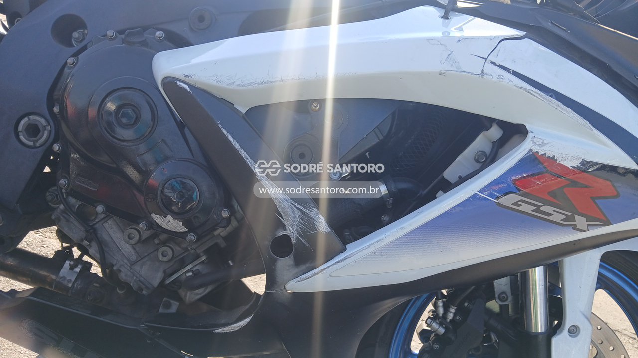 Suzuki Gsxr 750 - 2011/2012 — foto 9 de 12