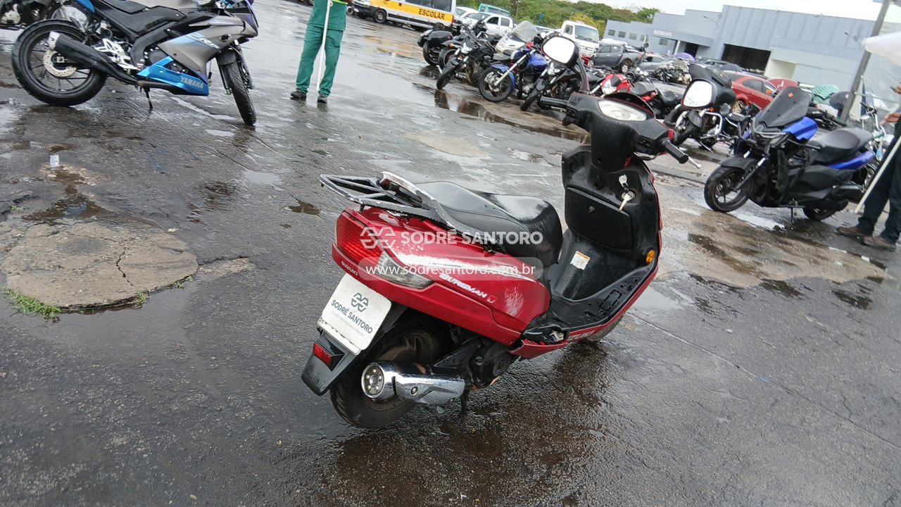 Suzuki Burgman I - 2011/2012 — foto 4 de 12