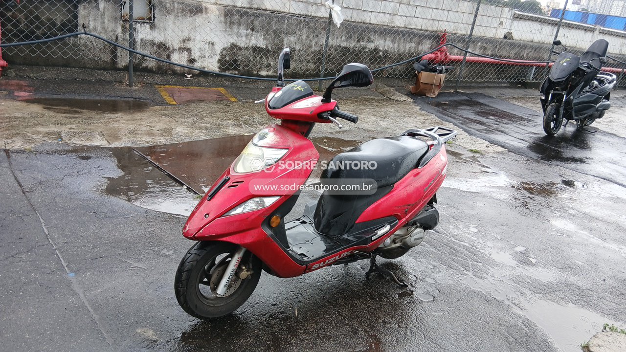 Suzuki Burgman I - 2011/2012 — foto 3 de 12
