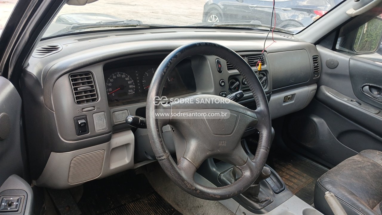Mitsubishi Pajero SP 4x4 Gls - 2001/2002 — foto 6 de 12