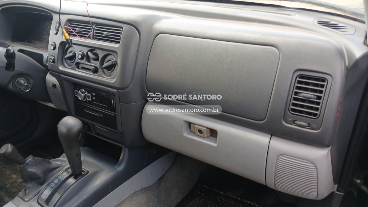 Mitsubishi Pajero SP 4x4 Gls - 2001/2002 — foto 7 de 12