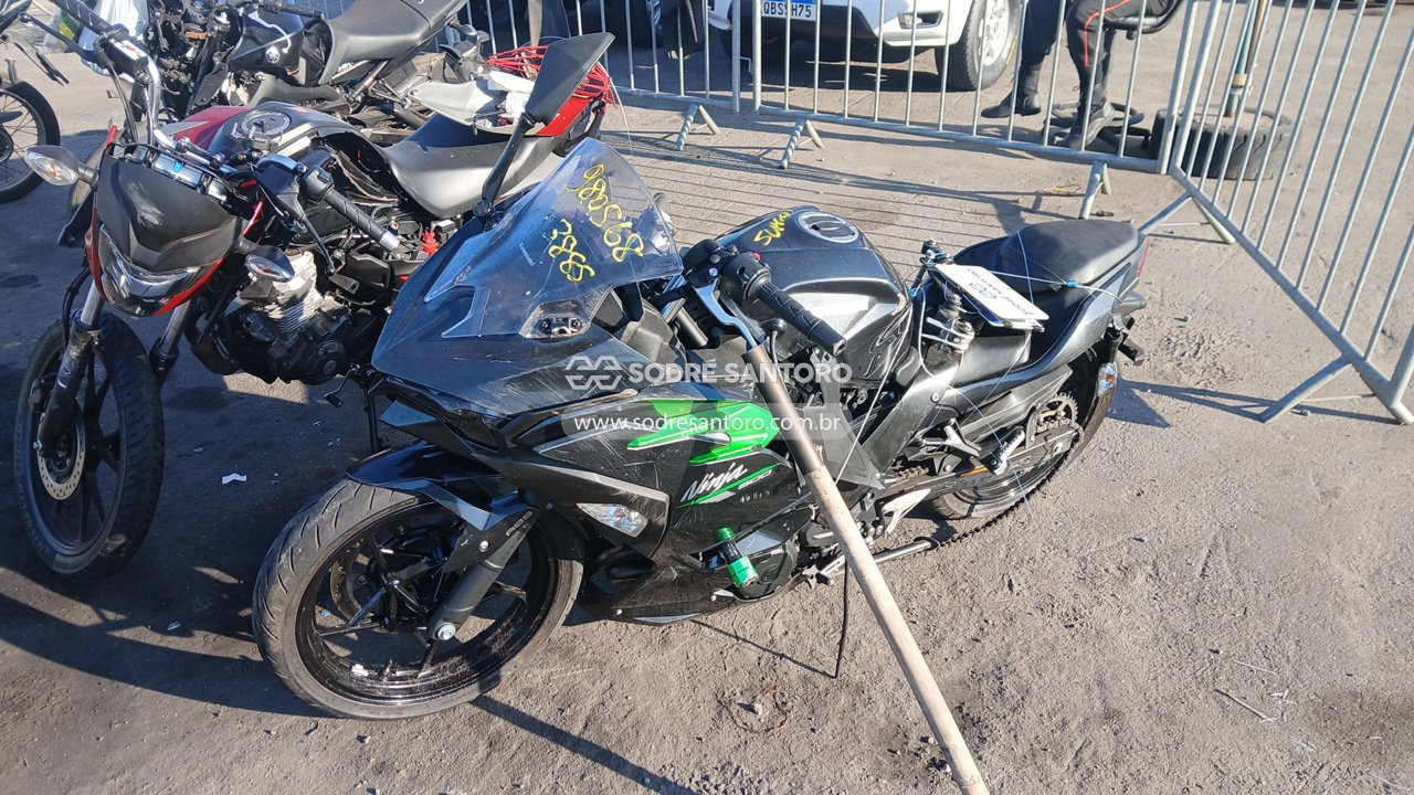 Kawasaki Ninja 500 - 2025/2025 — foto 3 de 11