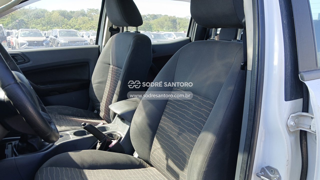 Ford Ranger XL - 2013/2014 — foto 8 de 12