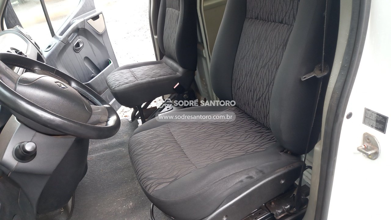 Renault Master Gcasa Amb - 2017/2018 — foto 7 de 13