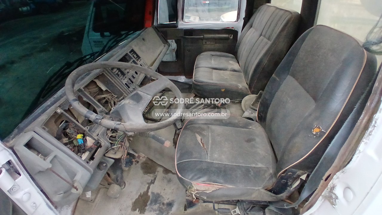 Ford Cargo 2425 - 2000/2000 — foto 8 de 12