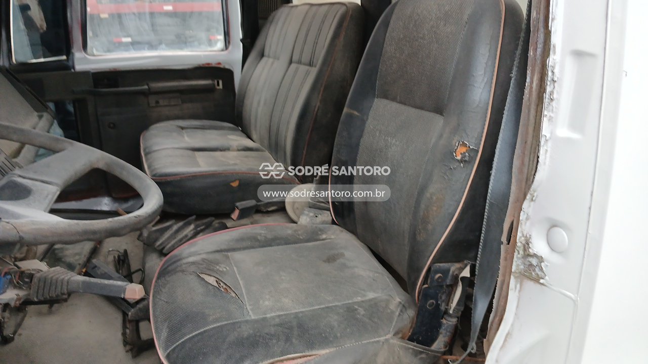 Ford Cargo 2425 - 2000/2000 — foto 9 de 12