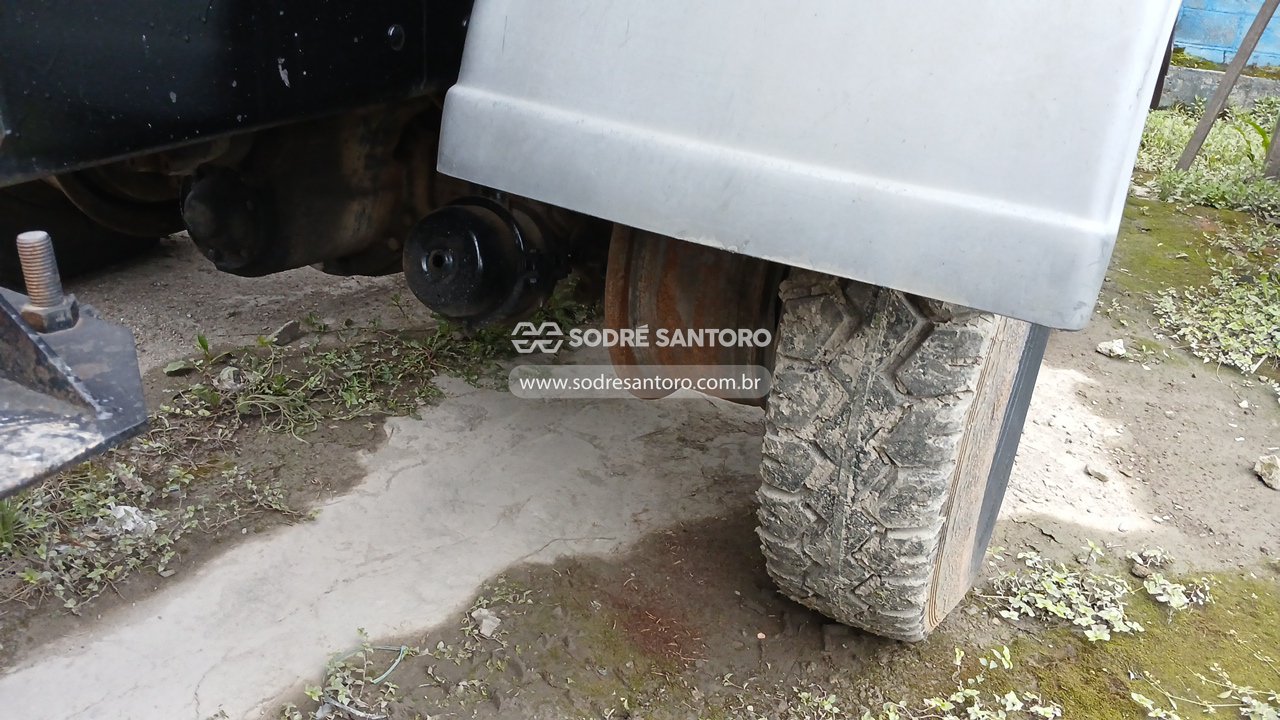 Ford Cargo 2425 - 2000/2000 — foto 11 de 12