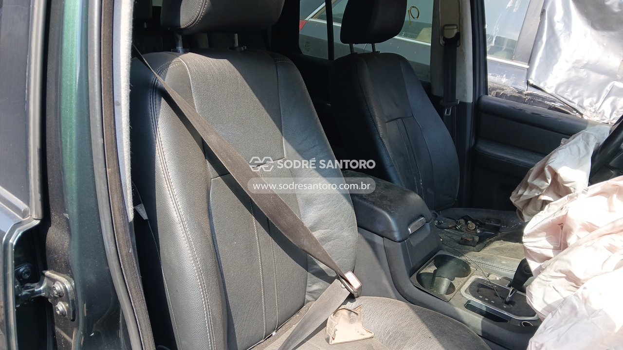 Land Rover Discovery 4 2.7 SE - 2009/2010 — foto 8 de 12