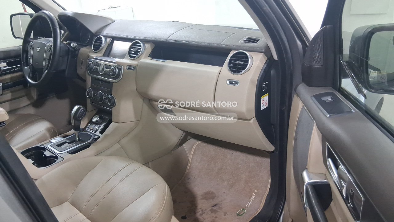Land Rover Discovery 4 SE 3.0 - 2011/2012 — foto 8 de 12