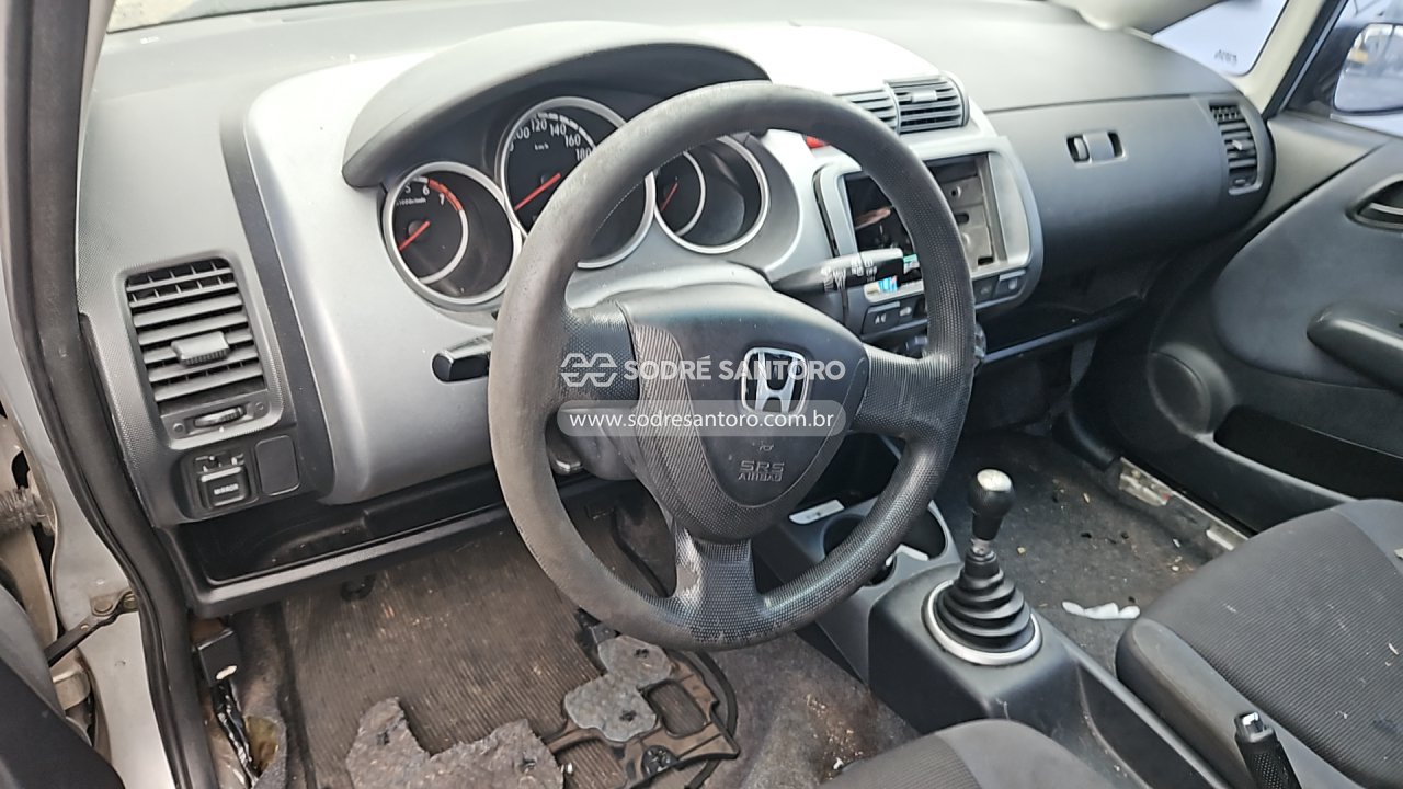 Honda Fit LX - 2004/2005 — foto 6 de 12