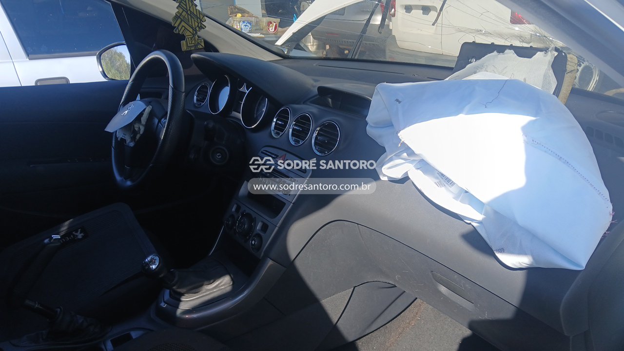 Peugeot 408 Allure - 2012/2013 — foto 7 de 8