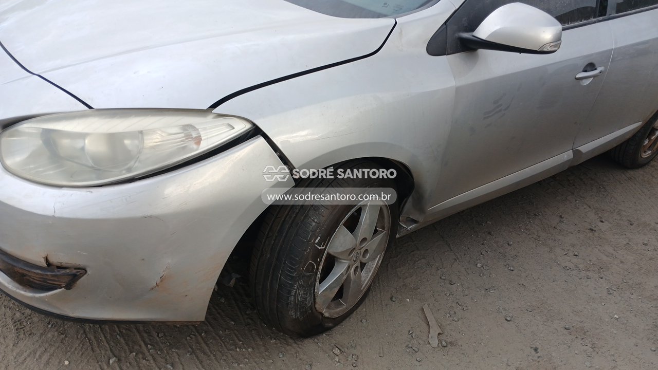 Renault Fluence Dyn 20a - 2013/2014 — foto 12 de 12