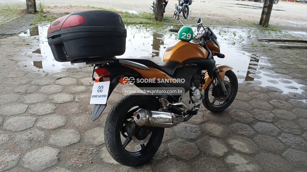 Honda CB 300r - 2009/2010 — foto 4 de 10