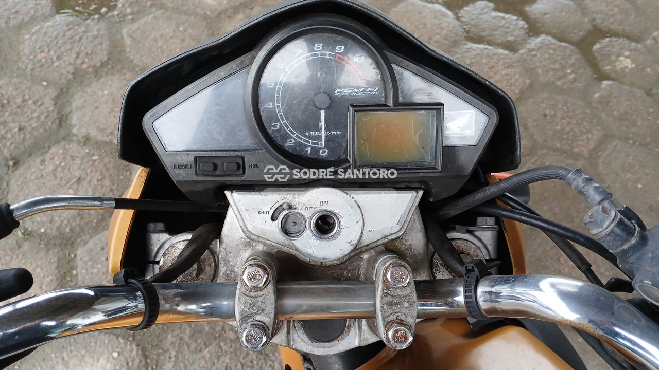 Honda CB 300r - 2009/2010 — foto 6 de 10