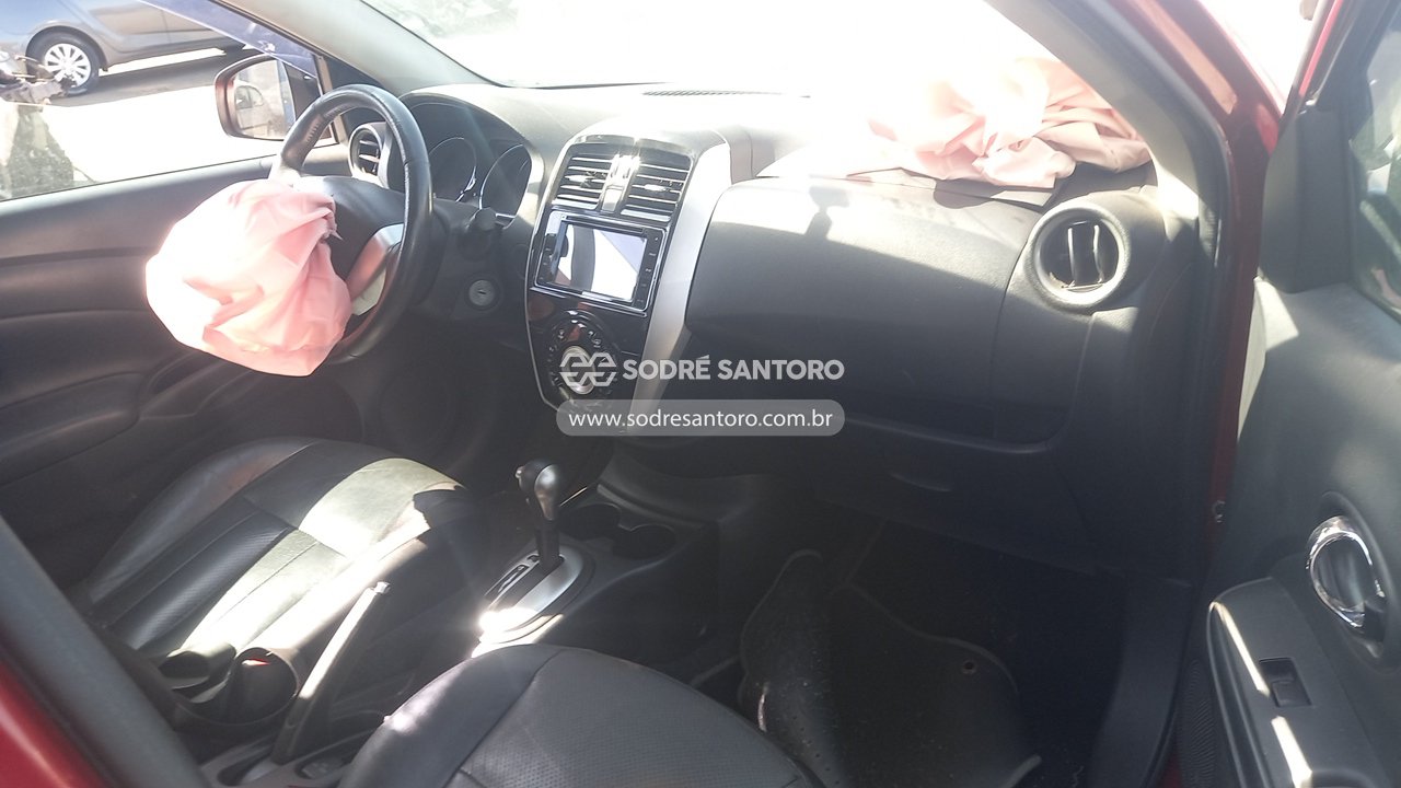 Nissan Versa 16sl Cvt - 2017/2018 — foto 8 de 12