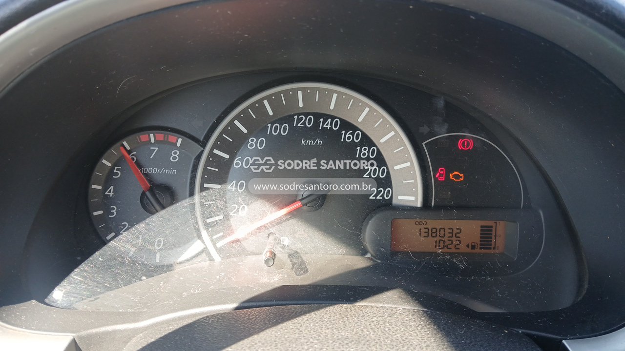 Nissan March 10s Flex - 2012/2013 — foto 7 de 12
