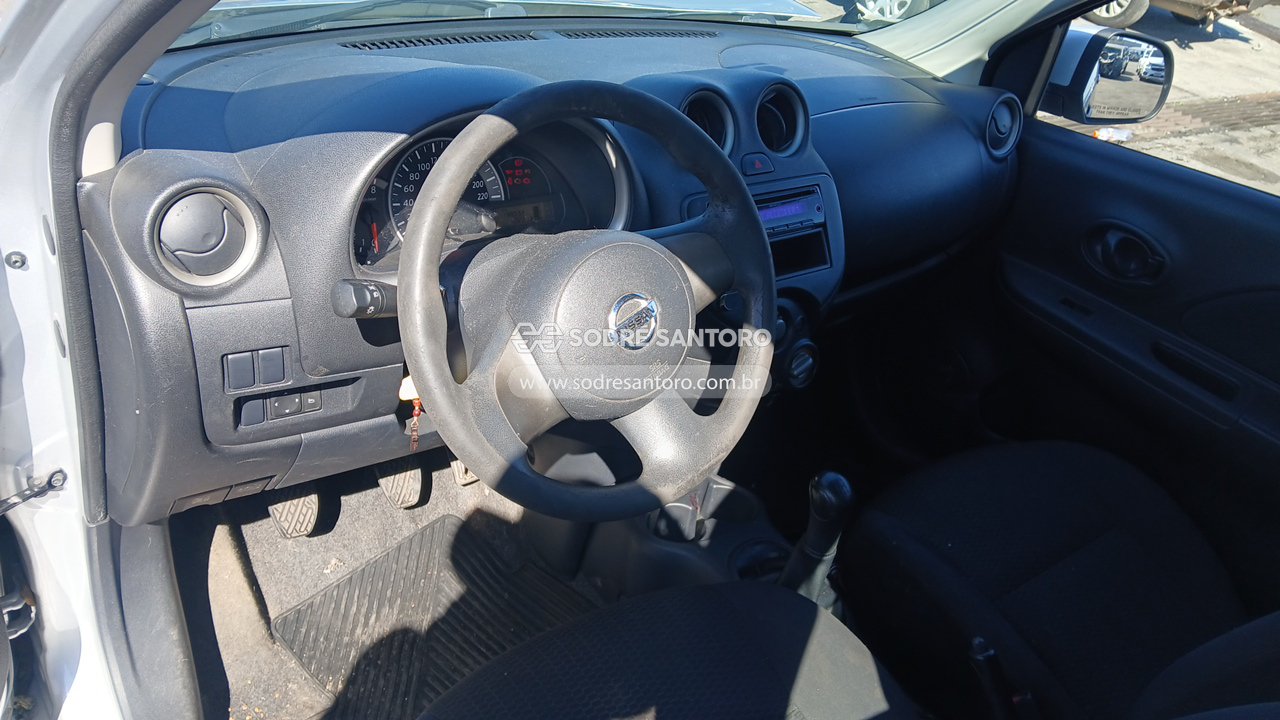 Nissan March 10s Flex - 2012/2013 — foto 6 de 12