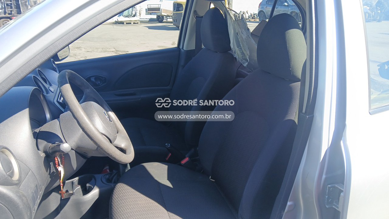 Nissan March 10s Flex - 2012/2013 — foto 9 de 12