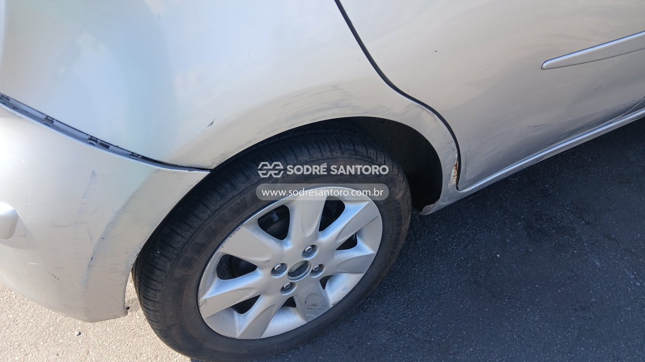 Nissan March 10s Flex - 2012/2013 — foto 11 de 12