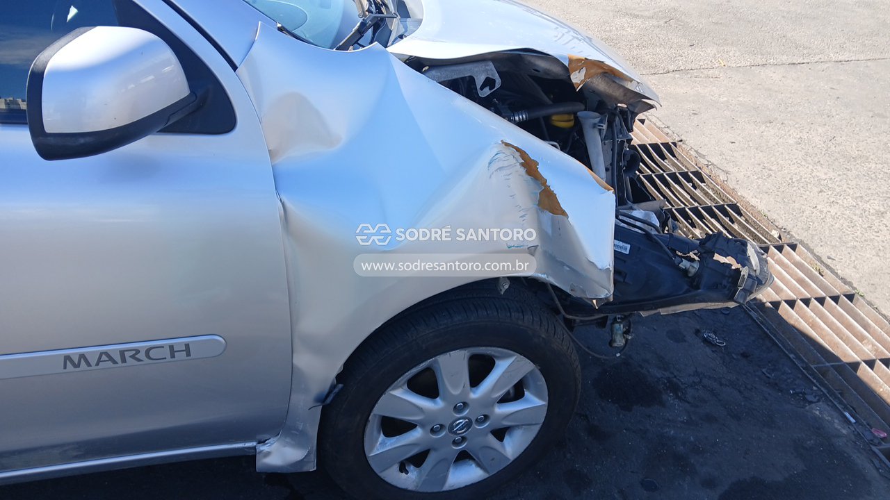 Nissan March 10s Flex - 2012/2013 — foto 12 de 12