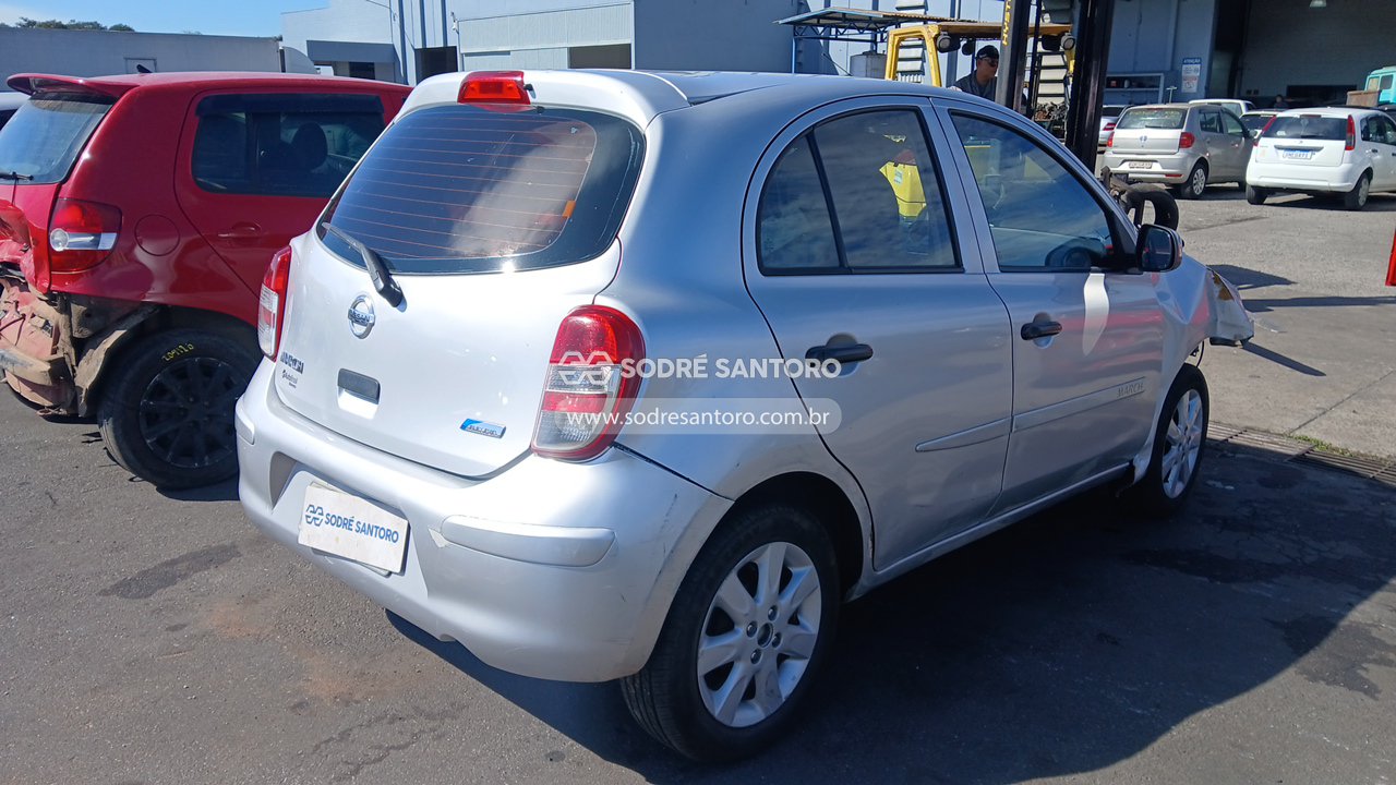 Nissan March 10s Flex - 2012/2013 — foto 4 de 12