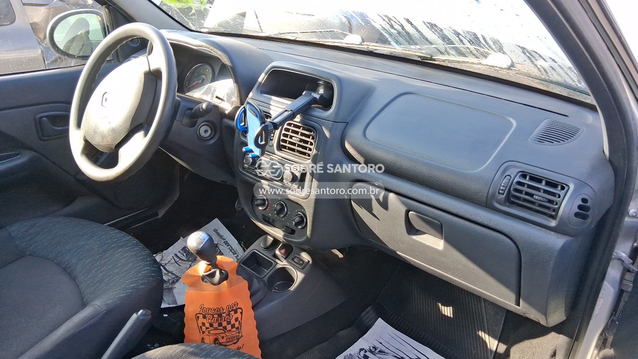 Renault Clio - 2015/2016 — foto 8 de 10