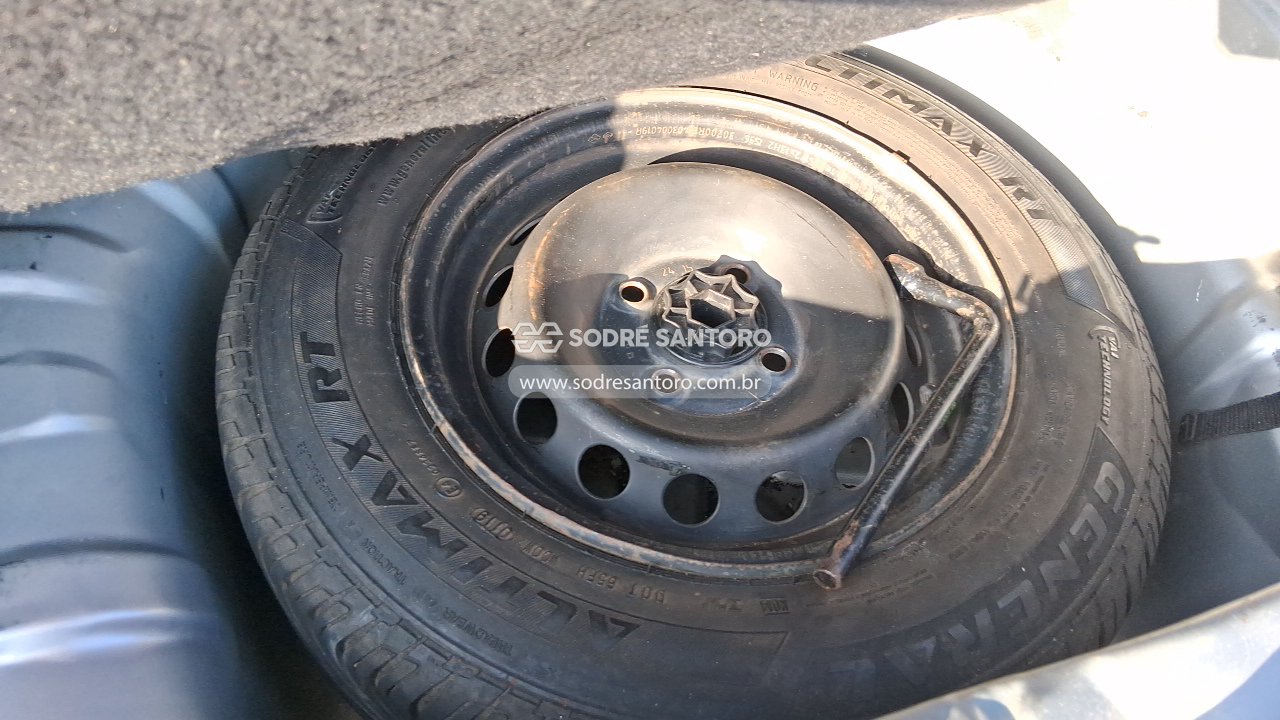Renault Clio - 2015/2016 — foto 10 de 10