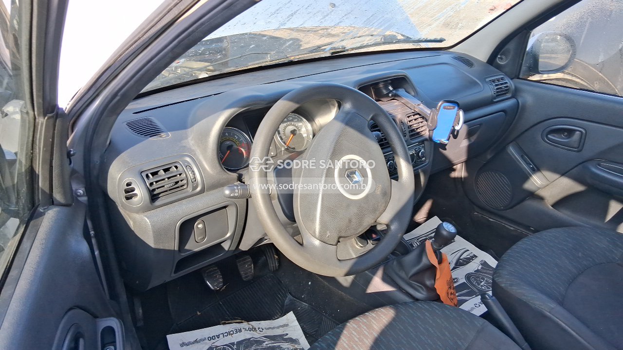 Renault Clio - 2015/2016 — foto 6 de 10
