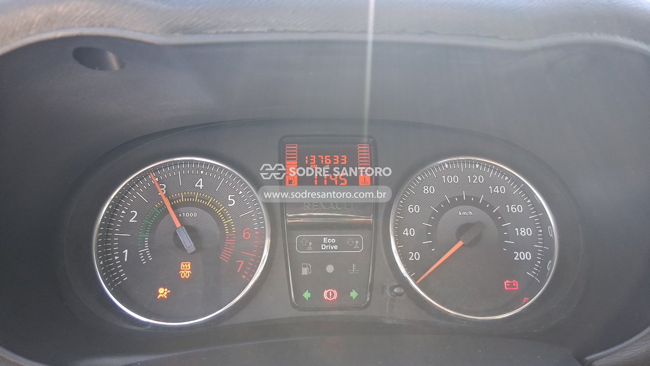 Renault Clio - 2015/2016 — foto 7 de 10