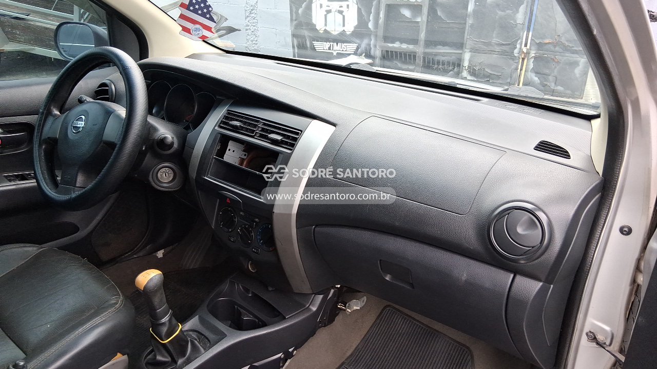 Nissan Livina 16 - 2011/2012 — foto 8 de 10
