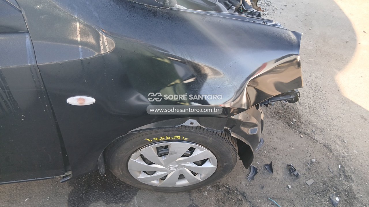 Toyota Etios HB X 13l MT - 2016/2017 — foto 9 de 12