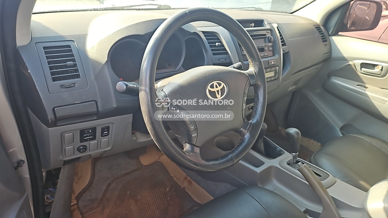 Toyota Hilux CD 4x4 Srv - 2011/2011 — foto 6 de 12
