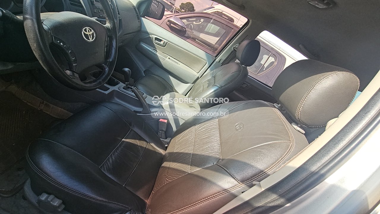 Toyota Hilux CD 4x4 Srv - 2011/2011 — foto 9 de 12