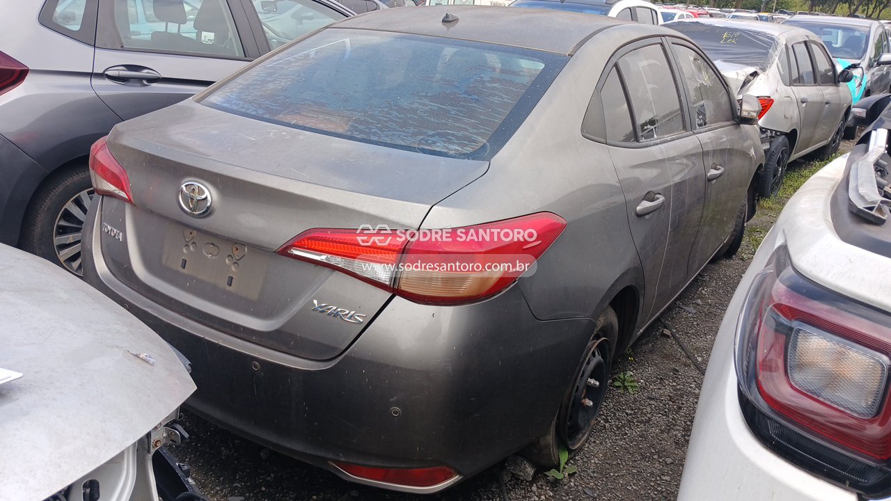 Toyota Yaris SD XL 15 AT - 2019/2019 — foto 4 de 12