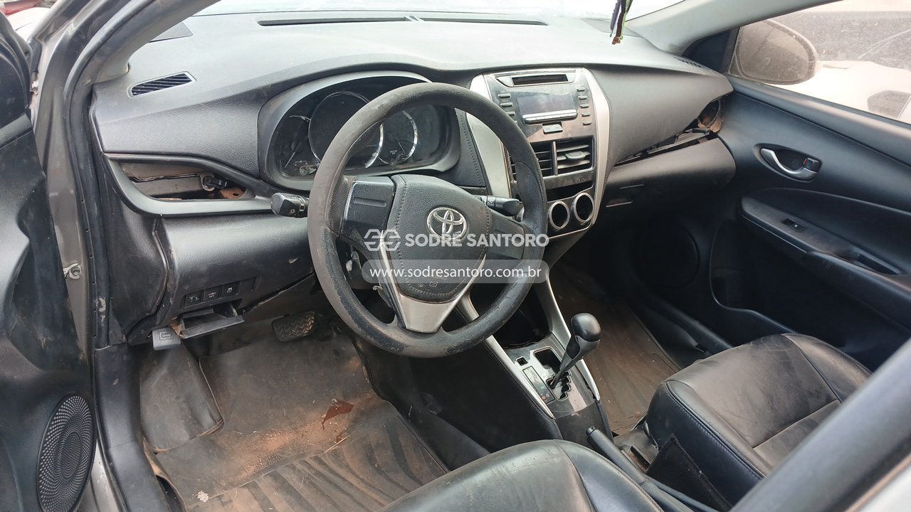 Toyota Yaris SD XL 15 AT - 2019/2019 — foto 6 de 12