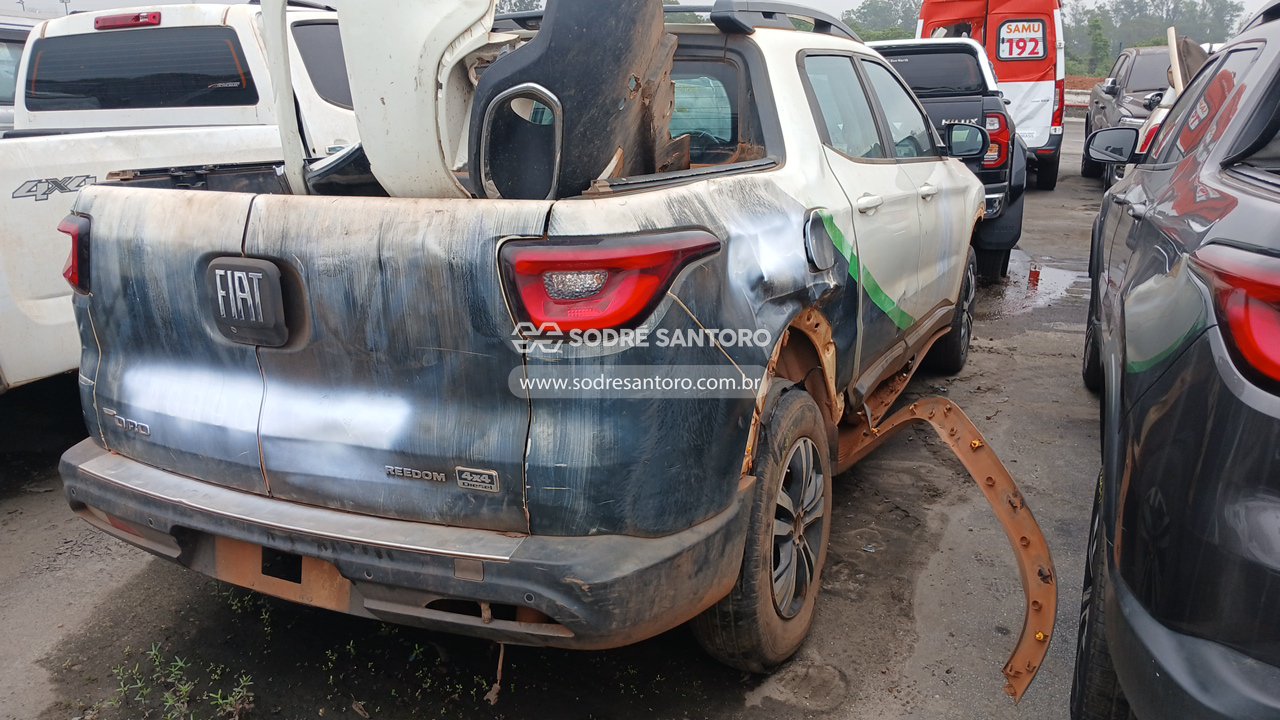 Fiat Toro Freed At9 4x4 - 2022/2022 — foto 4 de 12
