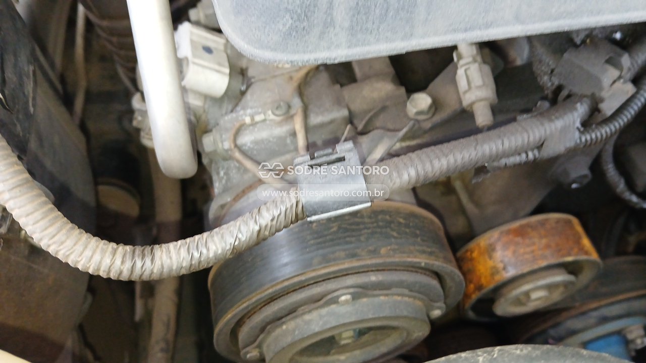 Toyota Hilux CD 4x4 Srv - 2012/2013 — foto 10 de 12