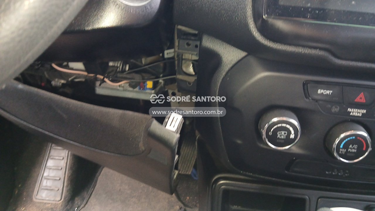 Jeep Renegade 1.8 AT - 2019/2020 — foto 11 de 12