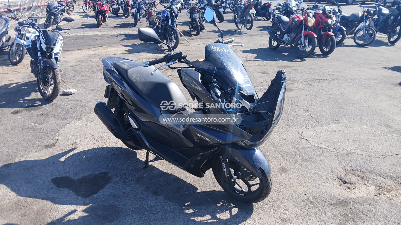 Honda Pcx 160 2024 em leilão