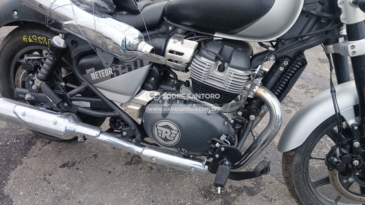 Royal Enfield Super Meteor 650 - 2024/2025 — foto 5 de 10