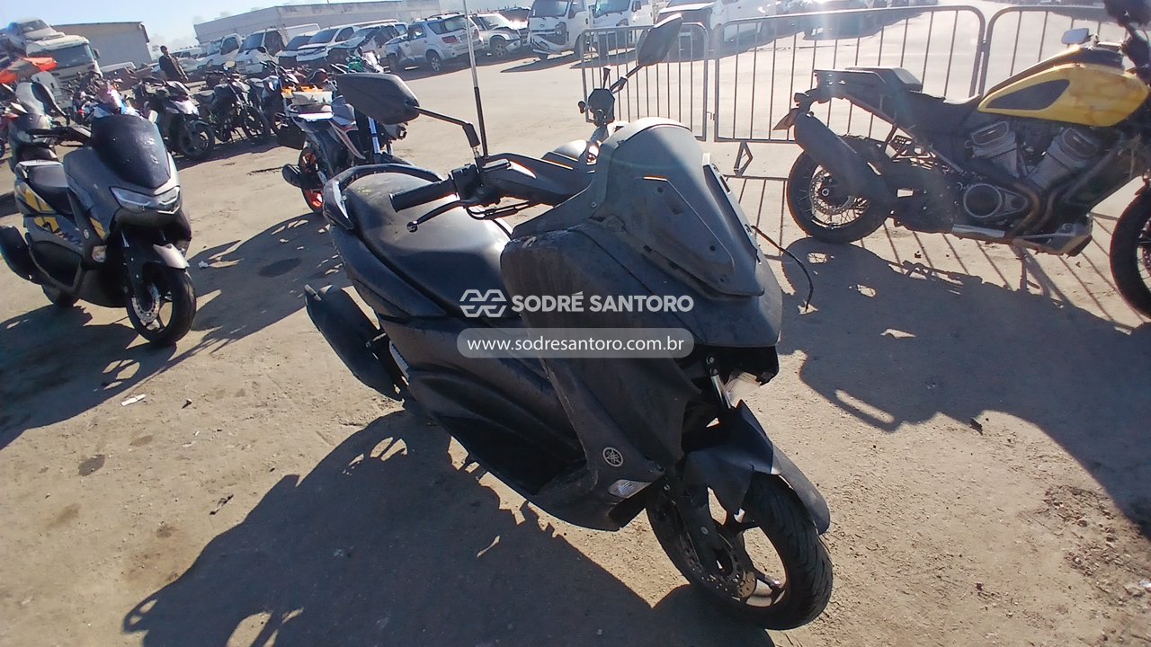 Yamaha Nmax 160 2022 em leilão