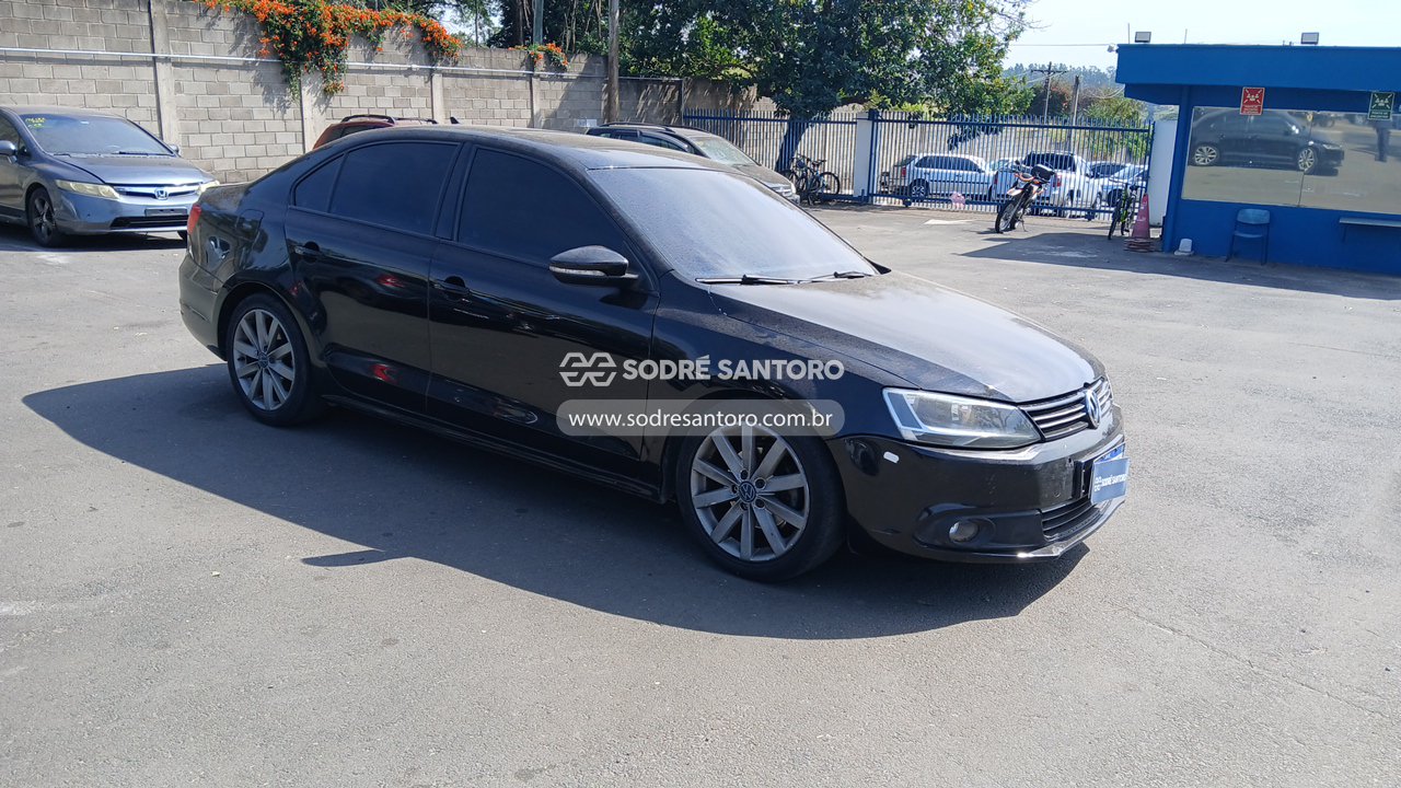 Volkswagen Jetta 2.0 2013 em leilão