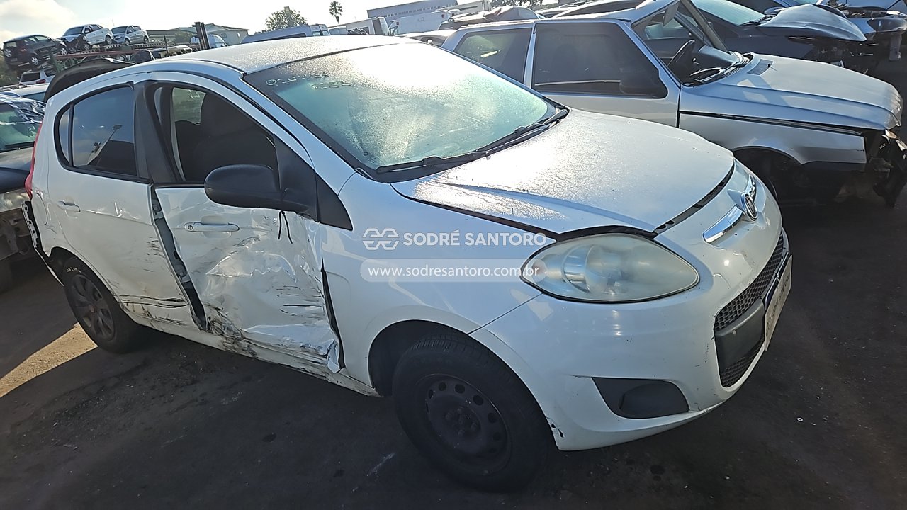 Fiat Palio Attractiv 1.4 2013 em leilão