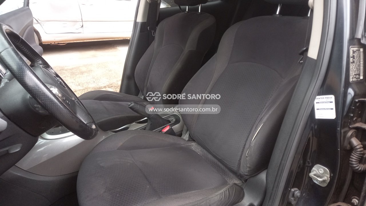 Nissan Juke SV - 2011/2011 — foto 8 de 13