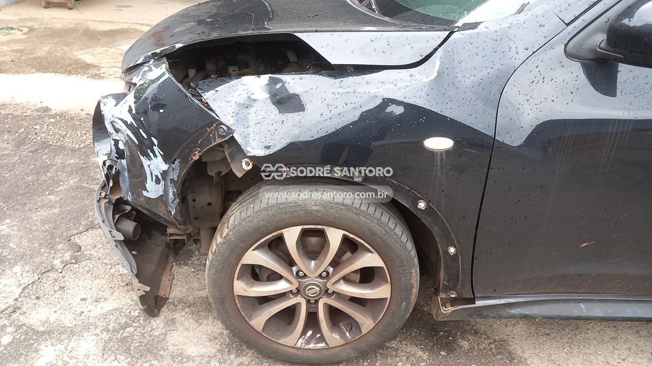 Nissan Juke SV - 2011/2011 — foto 12 de 13