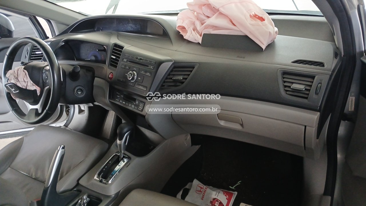 Honda Civic Lxr - 2014/2015 — foto 7 de 13