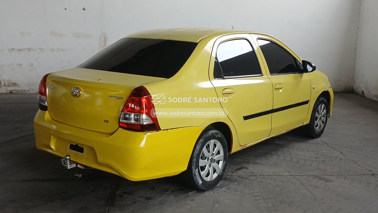Toyota Etios SD X Vsc MT - 2018/2019 — foto 4 de 13