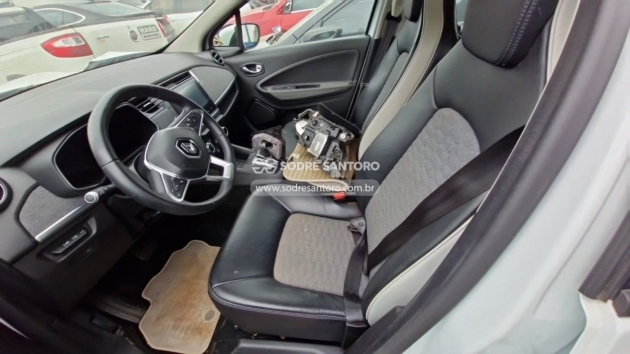 Renault Zoe Neo Int - 2022/2023 — foto 9 de 13